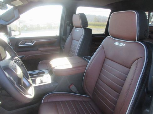 New 2026 GMC Sierra 3500 Denali Ultimate AWD/4WD image 14