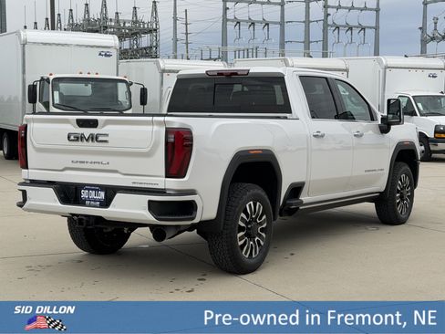 Used 2025 GMC Sierra 3500 Denali Ultimate AWD/4WD image 4