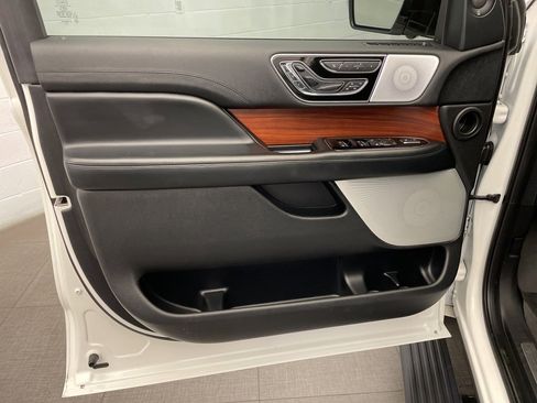 Used 2020 Lincoln Navigator L Reserve image 21