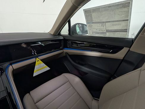 New 2026 Porsche Panamera image 23