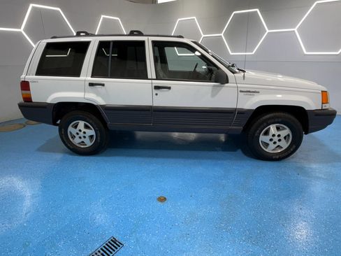 Used 1995 Jeep Grand Cherokee Laredo AWD/4WD image 4