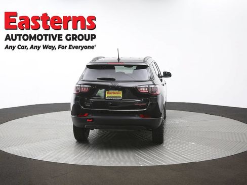 Used 2025 Jeep Compass Trailhawk AWD/4WD image 39