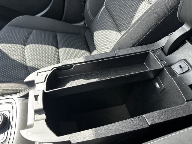 Used 2024 GMC Terrain SLE FWD image 26
