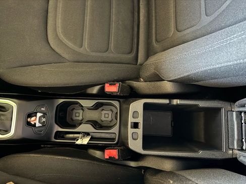 Used 2018 Jeep Renegade Latitude image 16