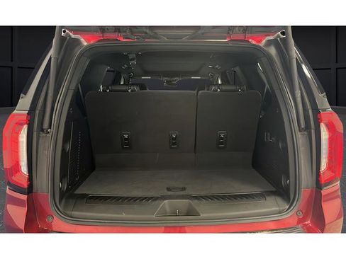 Used 2023 GMC Yukon SLT w/ SLT Premium Package image 28
