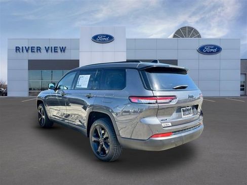 Used 2024 Jeep Grand Cherokee L Limited w/ Black Appearance Package AWD/4WD image 4