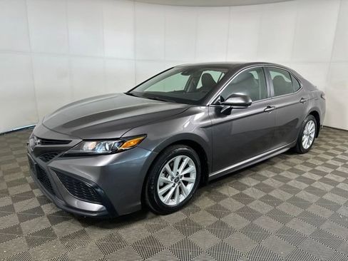 Used 2024 Toyota Camry SE image 7