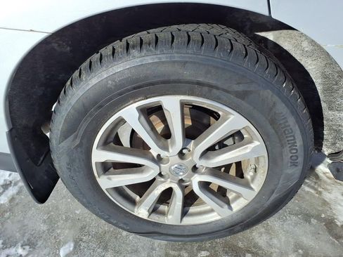 Used 2015 Nissan Pathfinder S image 11