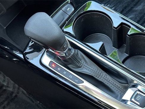 Used 2024 Chevrolet Trax LT w/ Driver Confidence Package image 24