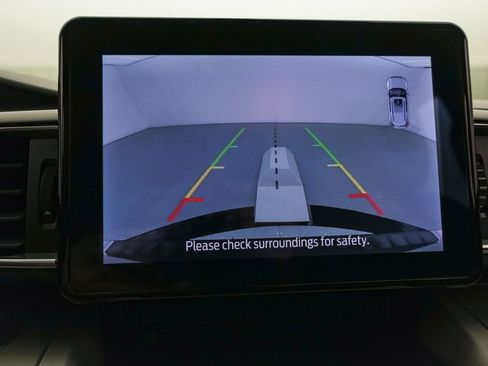 Certified 2022 Ford Explorer XLT w/ Equipment Group 202A image 16