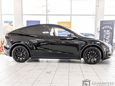 Used 2021 Tesla Model Y Long Range AWD/4WD image 10