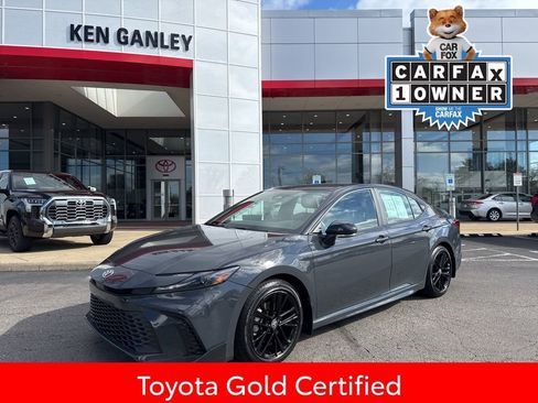 Certified 2025 Toyota Camry SE image 1