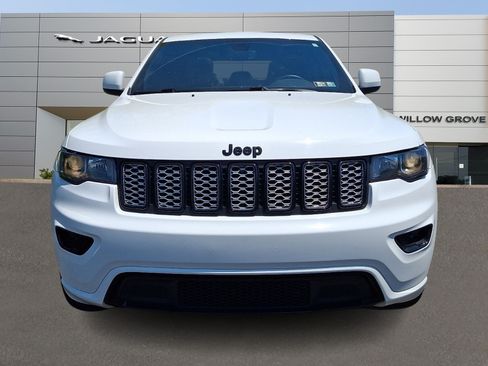 Used 2022 Jeep Grand Cherokee Laredo X AWD/4WD image 8
