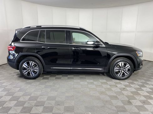 Used 2025 Mercedes-Benz GLB 250 4MATIC image 7