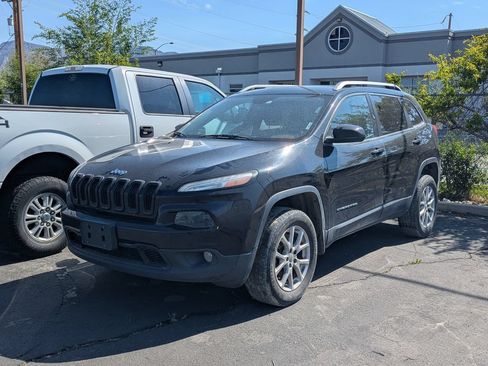 Used 2014 Jeep Cherokee Latitude w/ Cold Weather Group AWD/4WD image 4