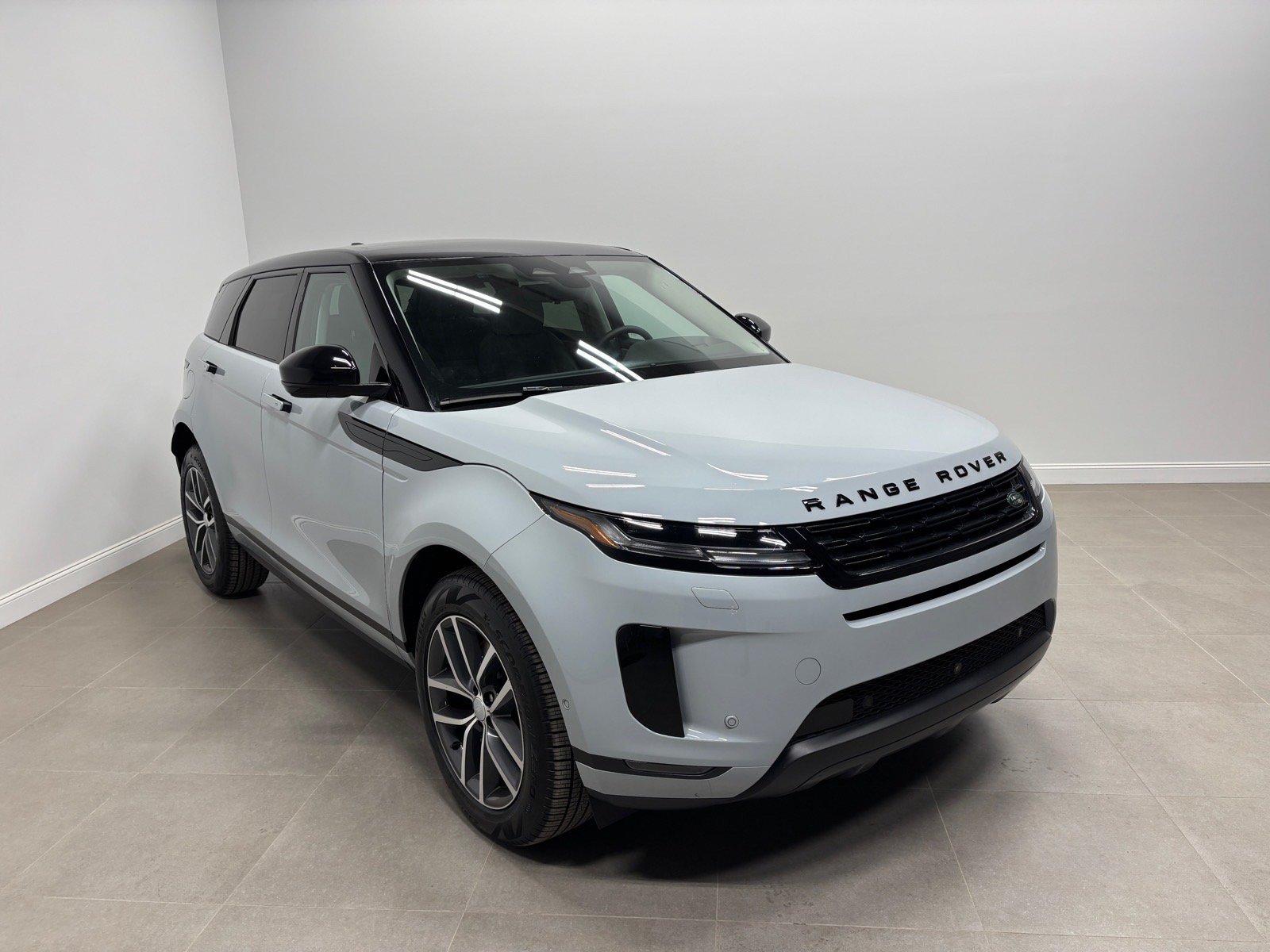 New 2024 Land Rover Range Rover Evoque S AWD/4WD image 4