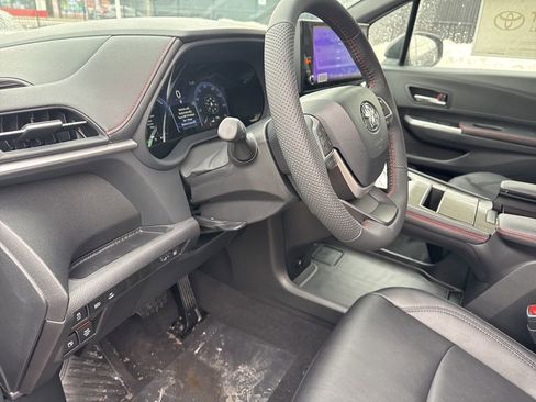 New 2026 Toyota Sienna XSE image 11