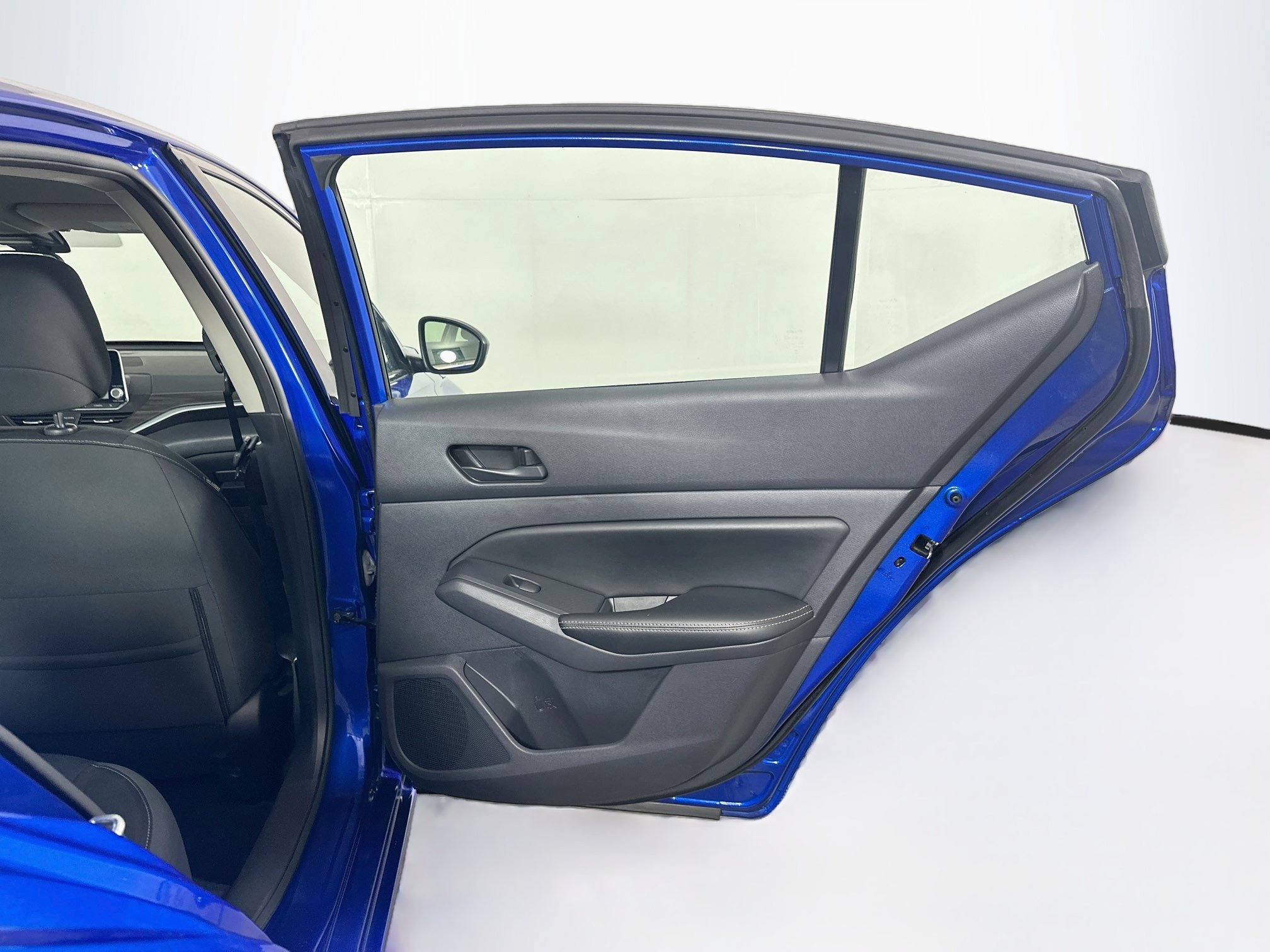 Used 2025 Nissan Altima 2.5 SV FWD image 28