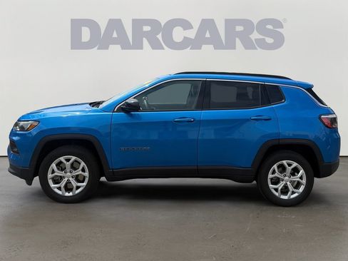 Used 2024 Jeep Compass Latitude AWD/4WD image 4