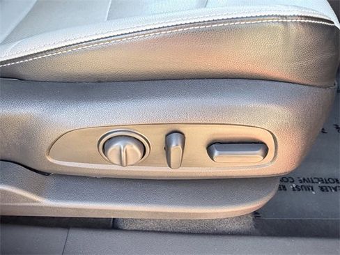 Used 2020 Chevrolet Equinox Premier image 18