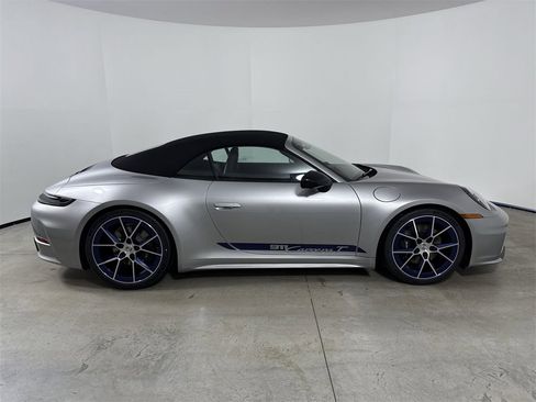 New 2026 Porsche 911 Carrera T image 8