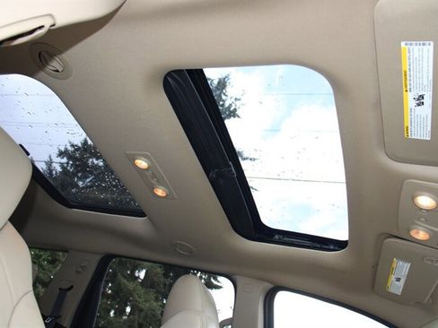 Used 2010 Chevrolet Traverse LTZ AWD/4WD image 9