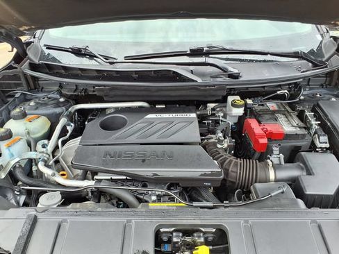 Used 2025 Nissan Rogue SV FWD image 33