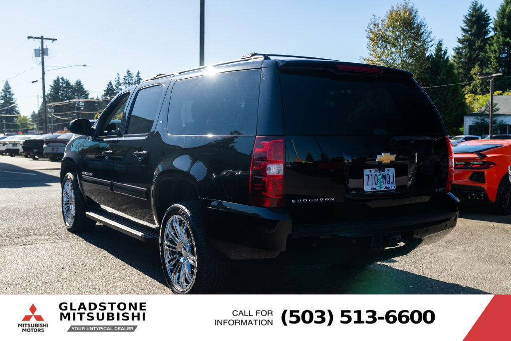 Used 2012 Chevrolet Suburban LT w/ Luxury Package AWD/4WD image 5