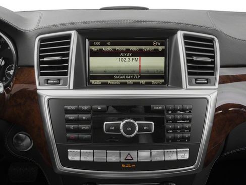 Used 2016 Mercedes-Benz GL 550 4MATIC image 9