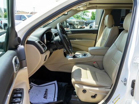 Used 2018 Jeep Grand Cherokee Limited w/ Luxury Group II AWD/4WD image 11