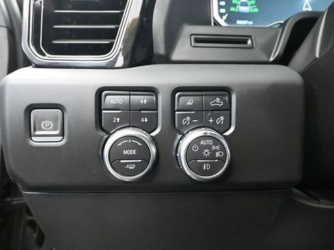 Used 2023 GMC Sierra 1500 AT4 w/ AT4 Preferred Package image 40