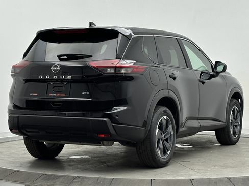 Used 2025 Nissan Rogue SV image 4