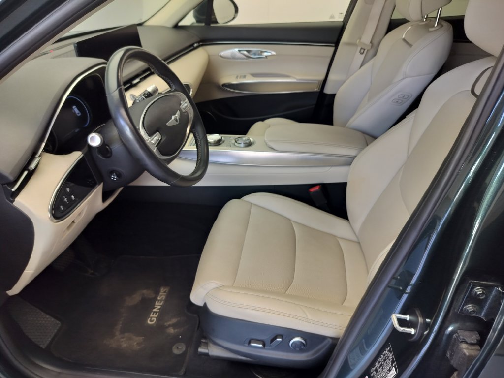 Used 2023 Genesis GV70 2.5T w/ Select Package AWD/4WD image 8