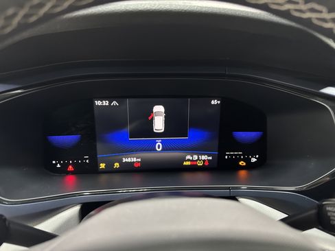 Certified 2022 Volkswagen Taos SE image 17