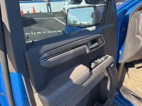 Used 2022 Chevrolet Silverado 1500 ZR2 w/ Technology Package image 14