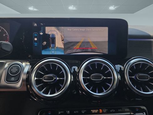 New 2025 Mercedes-Benz GLB 250 image 26