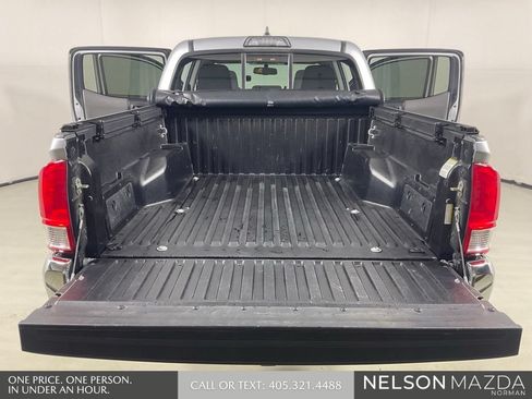 Used 2017 Toyota Tacoma SR5 w/ Tow Package RWD image 16