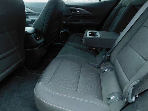 Used 2025 Chevrolet Equinox EV LT image 21