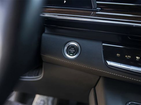 Used 2023 Cadillac Escalade Luxury w/ LPO, Illumination Package image 19