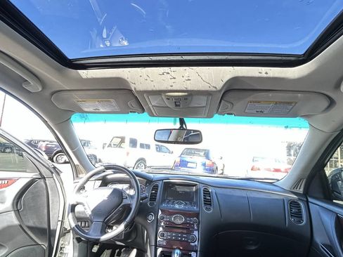 Used 2011 INFINITI EX35 Journey w/ Premium Pkg image 17