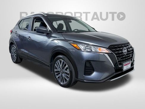 Certified 2023 Nissan Kicks SV FWD image 3