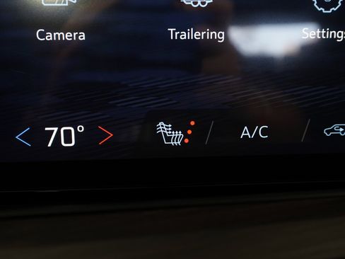 Used 2026 Chevrolet Tahoe Z71 w/ Comfort Package image 26