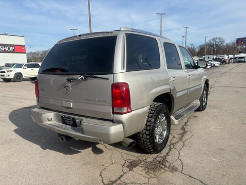 Used 2004 Cadillac Escalade AWD image 3