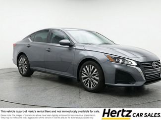 Used 2025 Nissan Altima 2.5 SV video 1