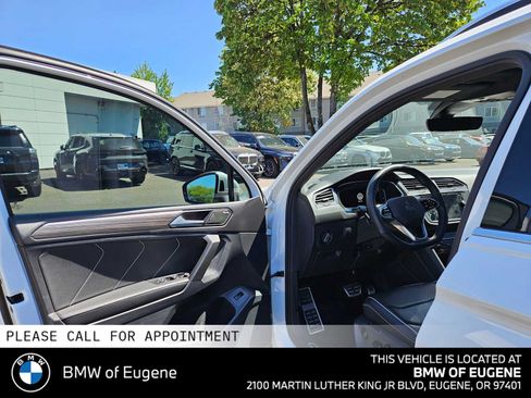 Used 2022 Volkswagen Tiguan SEL R-Line AWD/4WD image 23