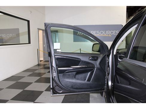 Used 2020 Dodge Journey Crossroad image 11