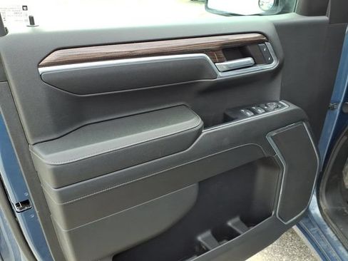 Used 2024 Chevrolet Silverado 1500 LT AWD/4WD image 8