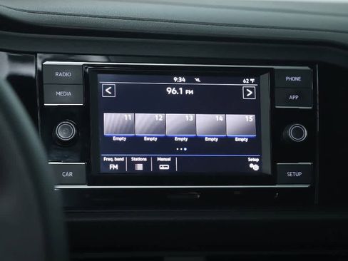Used 2019 Volkswagen Jetta SE FWD image 25