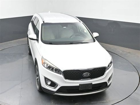Used 2016 Kia Sorento EX image 38