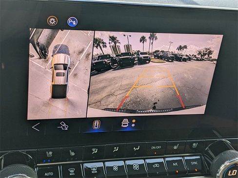 Used 2024 Chevrolet Colorado ZR2 w/ ZR2 Convenience Package III image 27